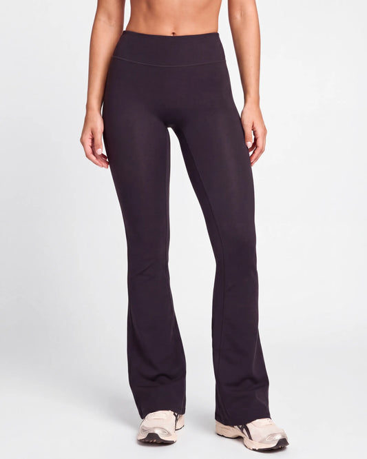 Celeste Invisible Scrunch Flare Leggings