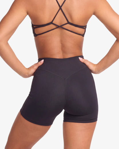 Celeste Invisible Scrunch Shorts 4"