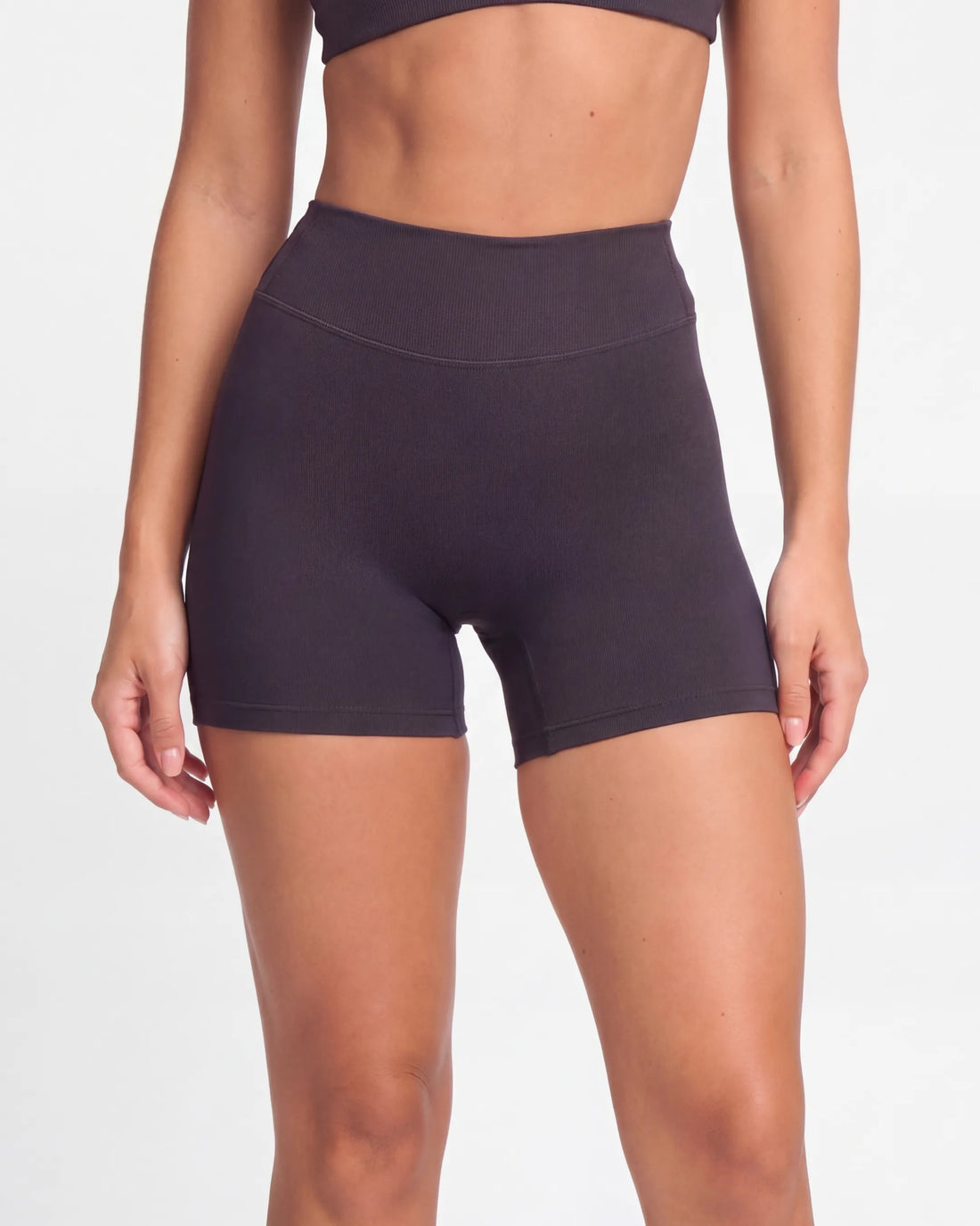 Celeste Invisible Scrunch Shorts 4"