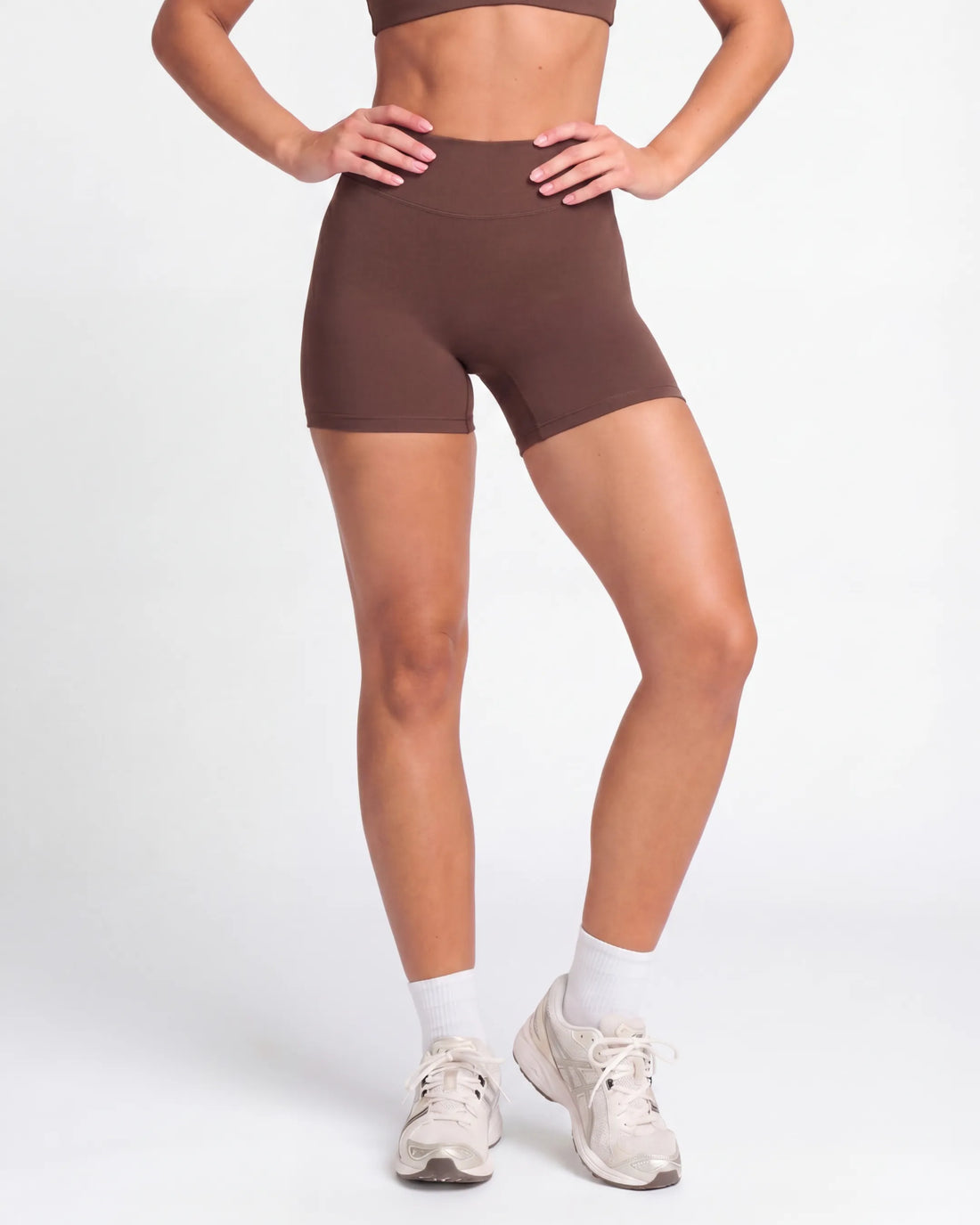 Celeste Invisible Scrunch Shorts 4"
