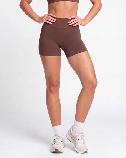 Celeste Invisible Scrunch Shorts 4"